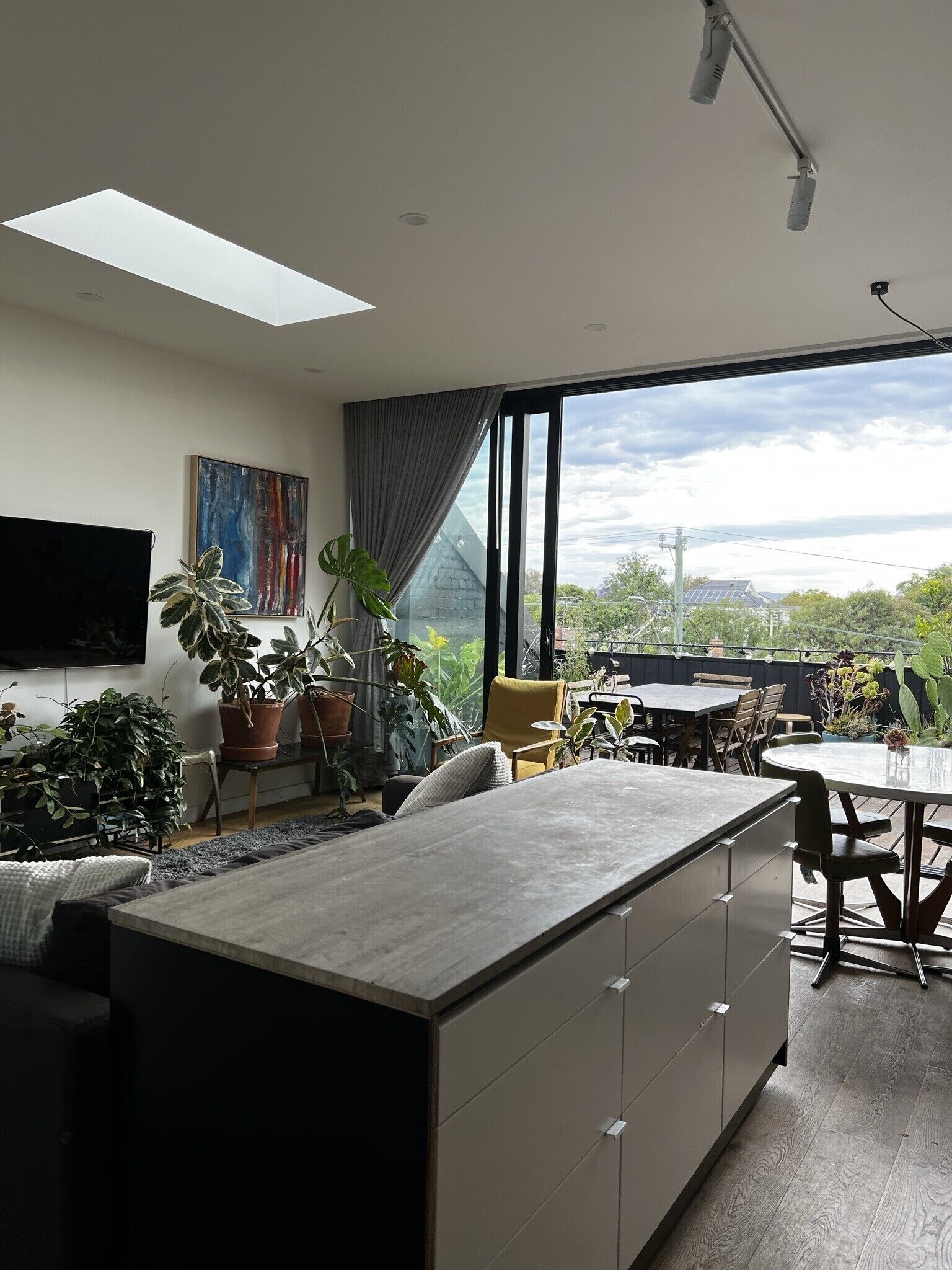 City Views In Brighton East — image 2