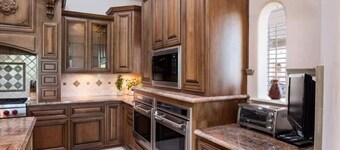 3MILLION LUXURY MANOR+SPORTCOURT+THEATER+GYM+GOLF