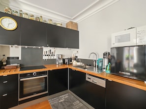 Kühlschrank, Mikrowelle, Geschirrspüler