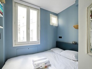 2 chambres, fer et planche à repasser, Wi-Fi, draps fournis