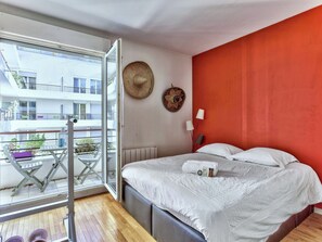 1 bedroom, iron/ironing board, WiFi, bed sheets