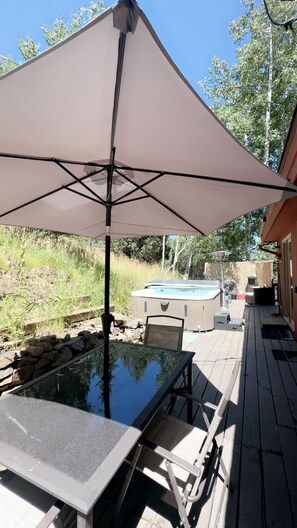 تناول الطعام بالخارج