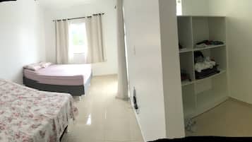 4 habitaciones, tabla de planchar con plancha y wifi gratis