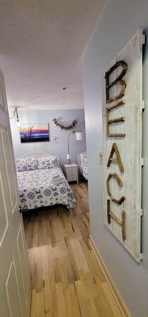 1 bedroom, desk, free WiFi, bed sheets