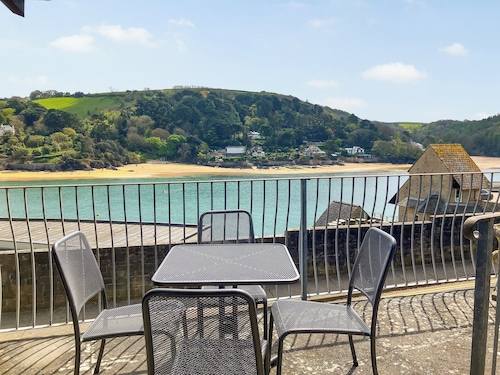 2 bedroom accommodation in Cliff Road