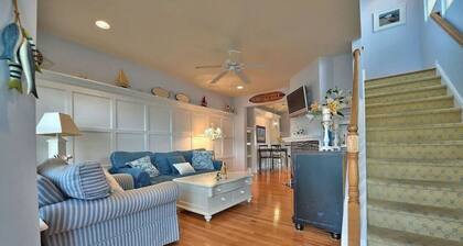 CHARMING HOME IN HEART OF BEACH HAVEN LBI!