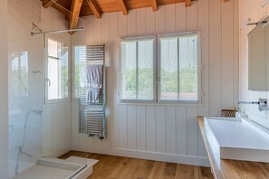 Bathroom - Apartment (CAP FERRET)