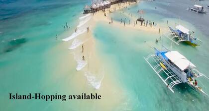 New huge Lux. 2 BR Condo 100 SQM - 2 Pools, Gym, woow seaviews, Beach 8-9Pax