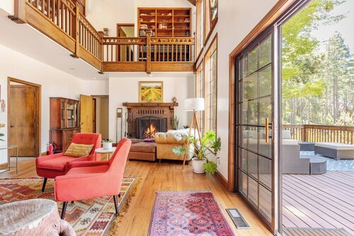 Gorgeous Napa estate 15 mins to St Helena surrounded by vineyards. Permit 138485