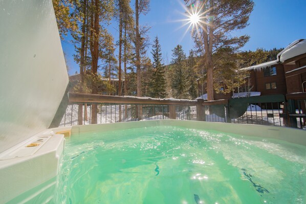 Maison mitoyenne « Premier », 4 chambres, patio, vue montagne (Starfire 1972) | Extérieur