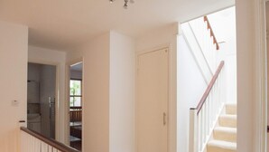 Unclassified image, 2 of 15, button - Fantastic Spacious 4 Bedroom House (London)