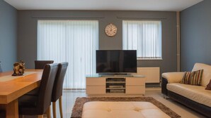 Unclassified image, 4 of 15, button - Fantastic Spacious 4 Bedroom House (London)