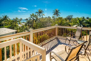 Balcony - Lazy Palm (Captiva)