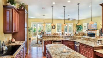 Hus - 4 soveværelser | Privat køkken