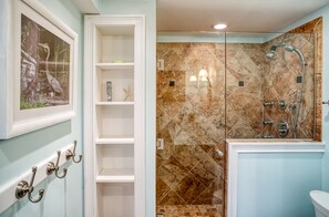 Condo, 2 habitaciones | Baño | Toallas 
