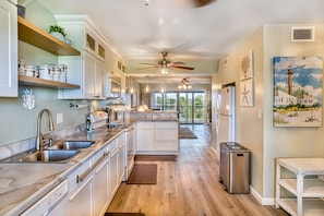 Condo, 2 Bedrooms | Private kitchen