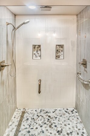 Condo, 2 Bedrooms | Bathroom | Towels - Sandpebble 4C (Sanibel)