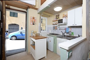 Honeymoon-Studio (Casina Magnoli) | Eigene Kochnische | Kühlschrank, Herdplatte, Wasserkocher mit Kaffee-/Teezubehör, Toaster