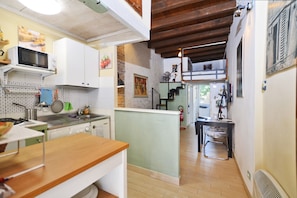 Honeymoon-Studio (Casina Magnoli) | Eigene Küche | Kühlschrank, Herdplatte, Wasserkocher mit Kaffee-/Teezubehör, Toaster