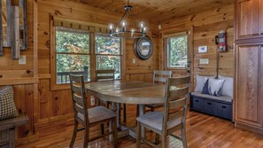 House, 3 Bedrooms | Dining