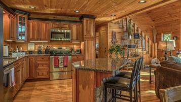 House, 3 Bedrooms | Dapur peribadi