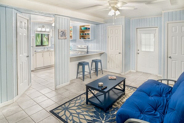 House, 4 Bedrooms | Living area