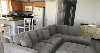 Ww324 West Garfield Avenue, Unit B