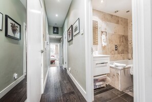 Interior detail - Supreme Hampstead Home Next to Hampstead Heath by Underthedoormat (London)