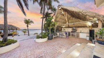 Villa (4 Bedrooms) | Property amenity