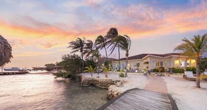 Private Beach Ocean Front Boat Dock Tiki Bar