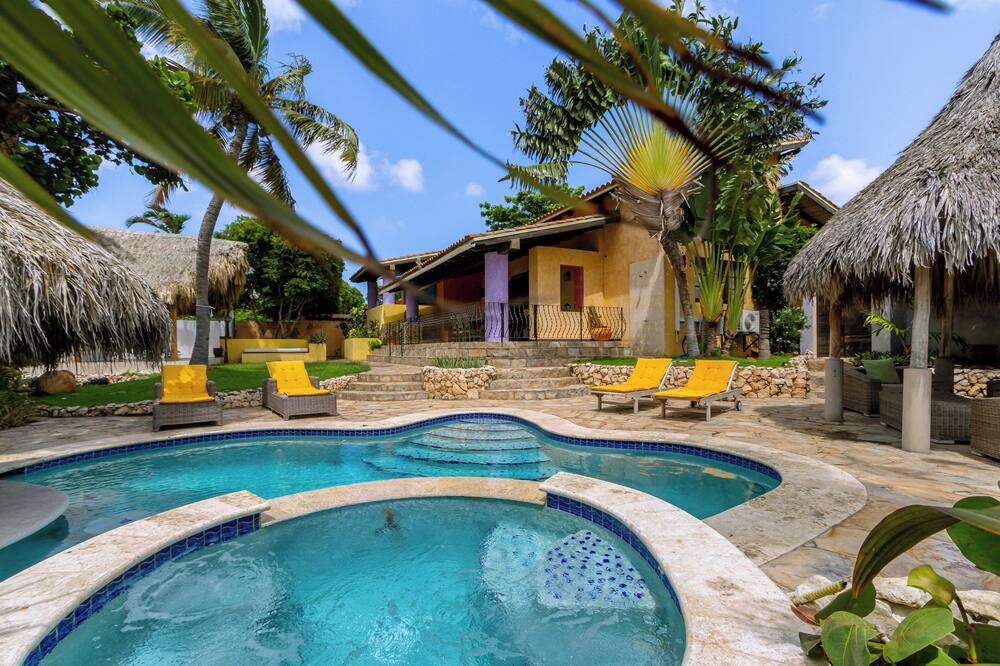 Mexican Style Villa With Private Pool, Free Utilities