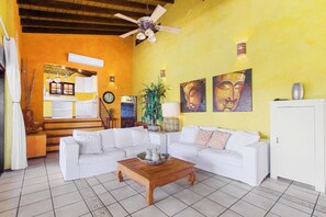 Villa (5 Bedrooms) | Property amenity - Mexican Style Villa With Private Pool, Free Utilities (Oranjestad)