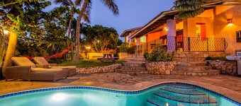 Mexican Style Villa With Private Pool, Free Utilities