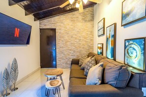Property amenity - Apartment With Charming Patio+ BBQ Near Beach! Free Util's (Noord)
