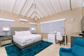 Villa (4 Bedrooms) | 4 habitaciones, escritorio y tabla de planchar con plancha 