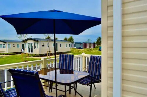 Tattershall Lakes Luxury Caravan With Hot tub