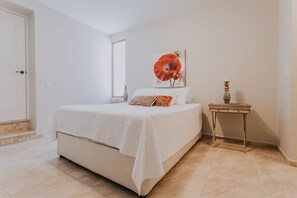 3 bedrooms, free cribs/infant beds, bed sheets