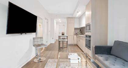 Brand new highrise condo steps away frm CN tower