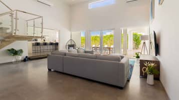 Vila (6 Bedrooms) | Área de estar | TV