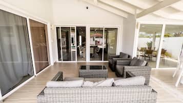 ํ
๋ผ์ค/ํํฐ์ค