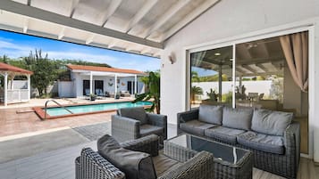 House (4 Bedrooms) | Property amenity