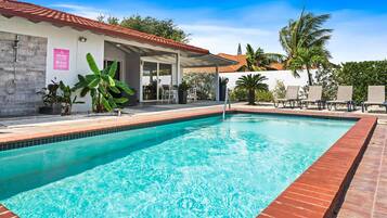 House (4 Bedrooms) | Property amenity
