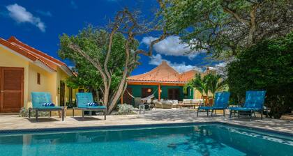 Secluded Villa With Pool3min to Beachfree Utilities