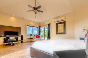 Vila (4 Bedrooms) | 4 quartos, ferros/tábuas de passar roupa, berço de viagem, roupa de cama