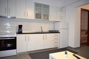 Apartment | Private kitchen | Fridge, microwave, oven, stovetop - Holiday Aptm - Morningsun2 - Sithonia (Sithonia)