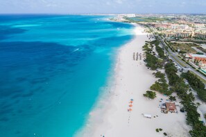 Beach towels - Spectacular Designer Villa 5 Star Luxury 6 Bedroom New! (Noord)