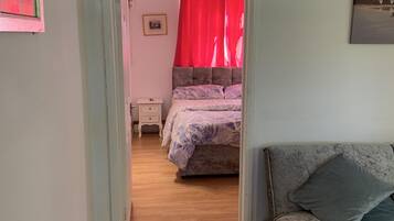 Rumah | 2 kamar tidur, Wi-Fi gratis, dan seprai linen