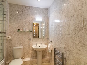 Cottage | Bathroom | Shower - Anchors Down (Whitby)