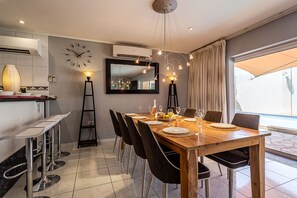 Dining - Large Villa With View! Private Pool Free Utilities! (Oranjestad)