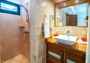 Bathroom - Stunning 2-bed Apartment in Las Terrenas (Las Terrenas)